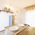 Duca D'aosta Terrace, Skypool & Sauna Apartament *