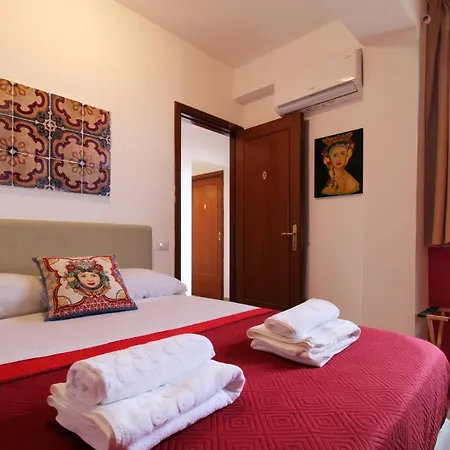 Duca D'aosta Terrace, Skypool & Sauna Apartament *