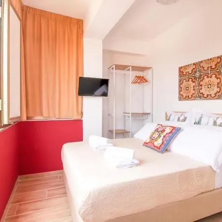 Duca D'aosta Terrace, Skypool & Sauna Apartament Acquedolci