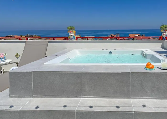 Апартаменты Duca D'aosta Terrace, Skypool & Sauna Акведольчи